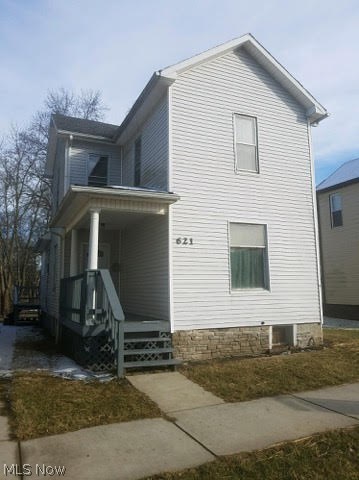 Newly remodeled 3 bedroom, 1 & 1/2 bath home. Move in ready! New paint, flooring, furnace, drywall, ceilings, both baths, kitchen counter & much more. Off street parking in rear of home. Priced to sell!