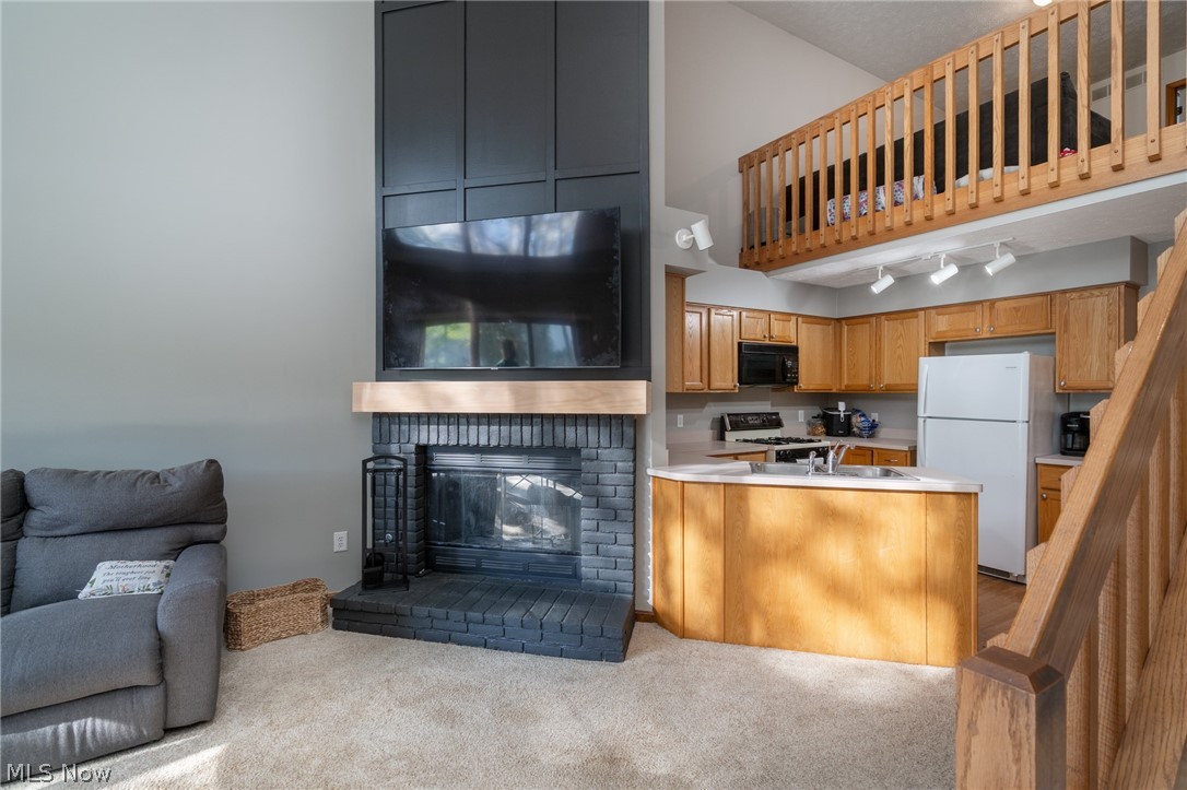 English Lakes Condo - Residential