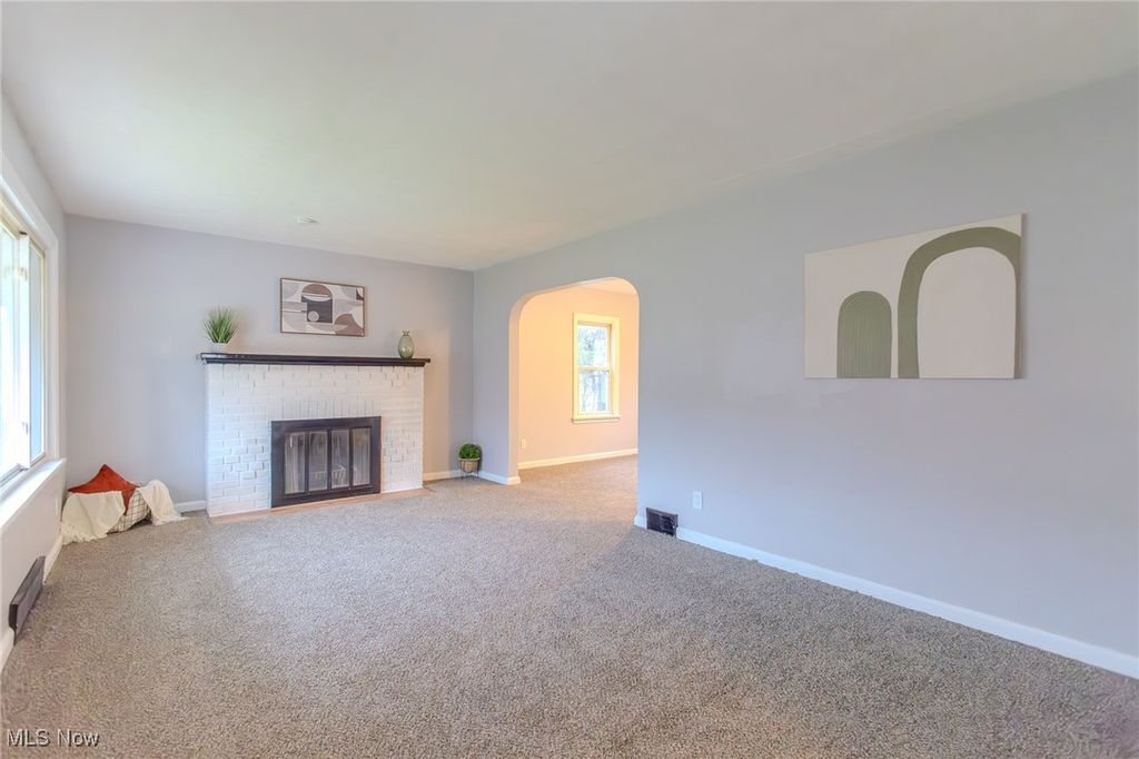 Photo of 2028 Saint Elmo Avenue NE, Canton, OH 44714 (MLS # 5174991)