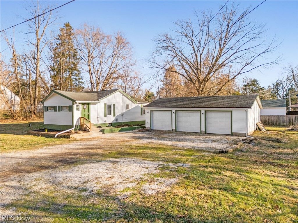 Photo of 368 Jarvis Road, Akron, OH 44319 (MLS # 5191854)