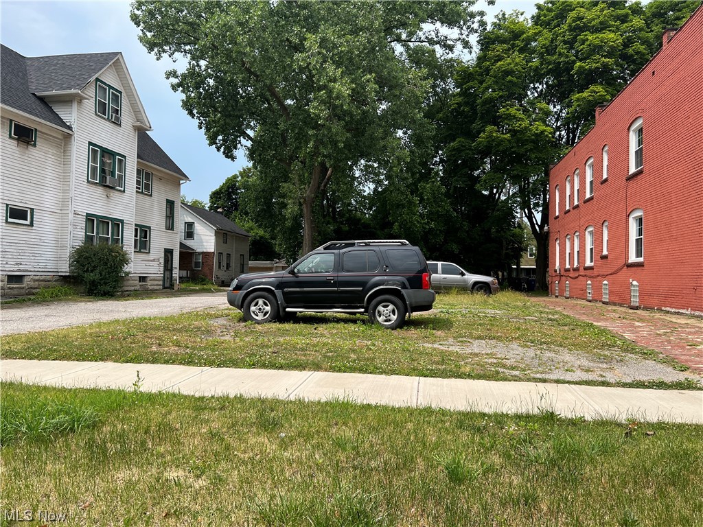 Unique opportunity to acquire a commercial lot zoned for apartment development in the ever expanding University Circle area of Cleveland. New construction throughout the block on Orville Avenue off East 105th. Nestled between 10729 Orville and 10801 Orville