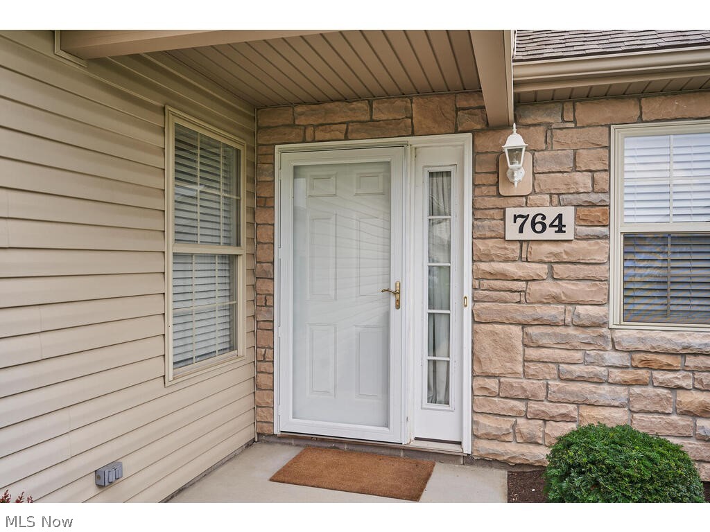 Creekside/Pleasant Lakes Condo - Residential