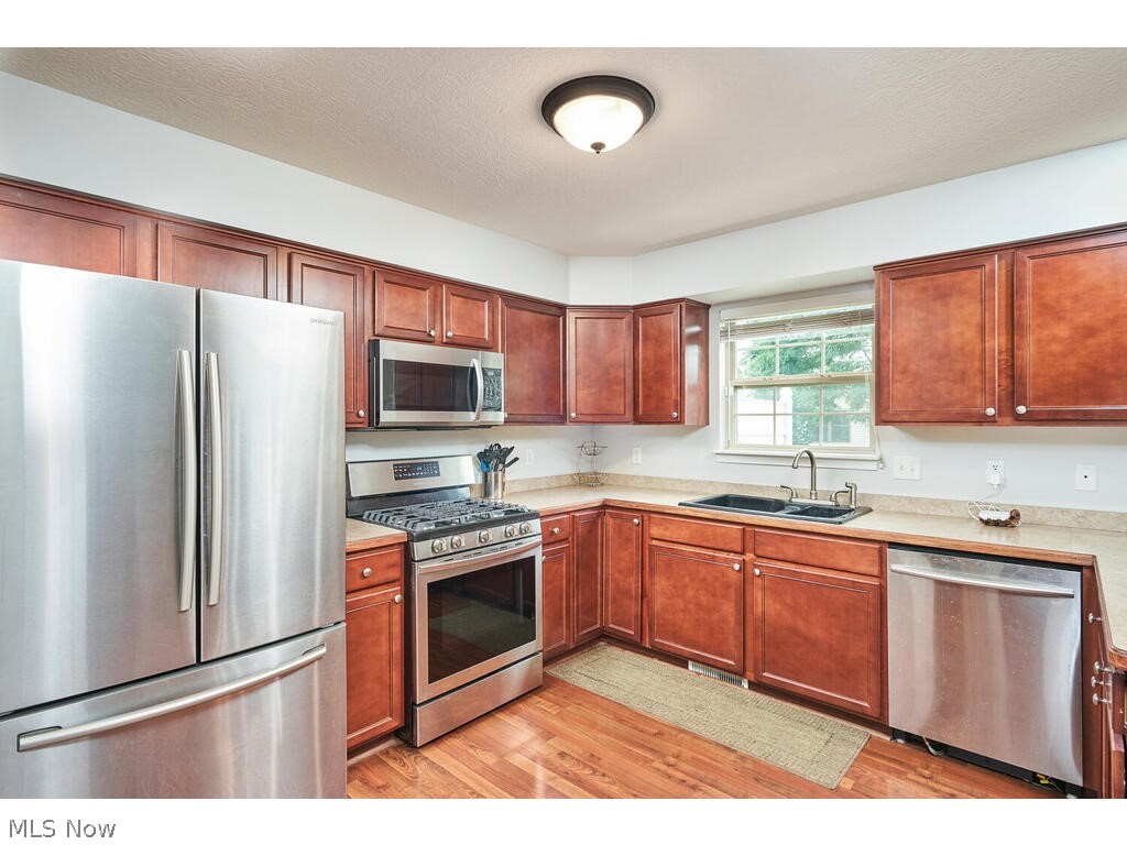 Creekside/Pleasant Lakes Condo - Residential