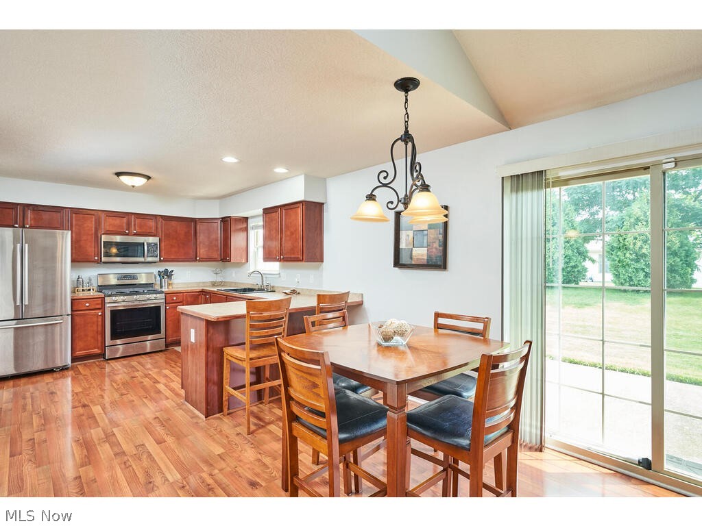 Creekside/Pleasant Lakes Condo - Residential