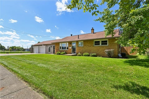 Photo of 1211 Benskin Avenue SW, Canton, OH 44710 (MLS # 5238717)