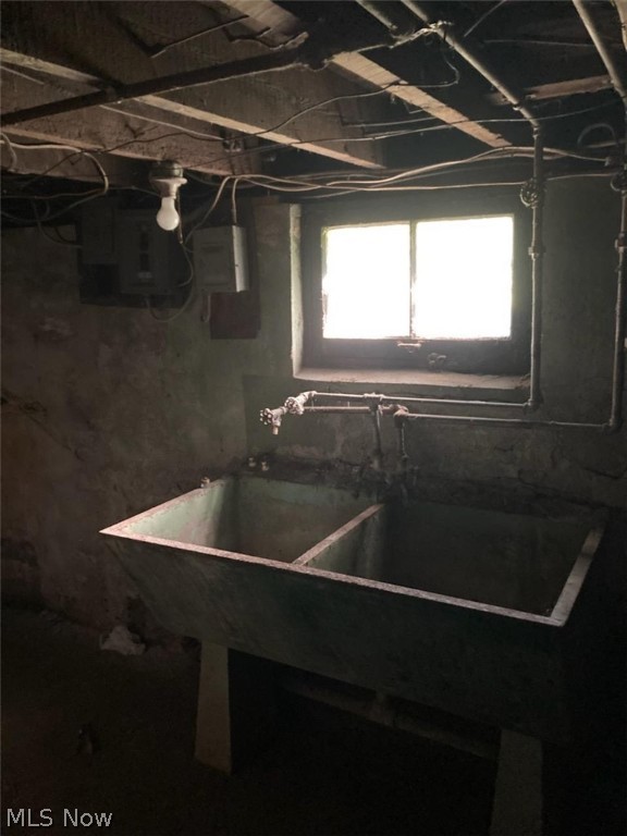 John & Anna E E Schotts - Residential Income