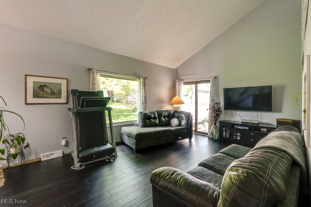 5589 Rainier Court #164, Parma, Ohio image 4