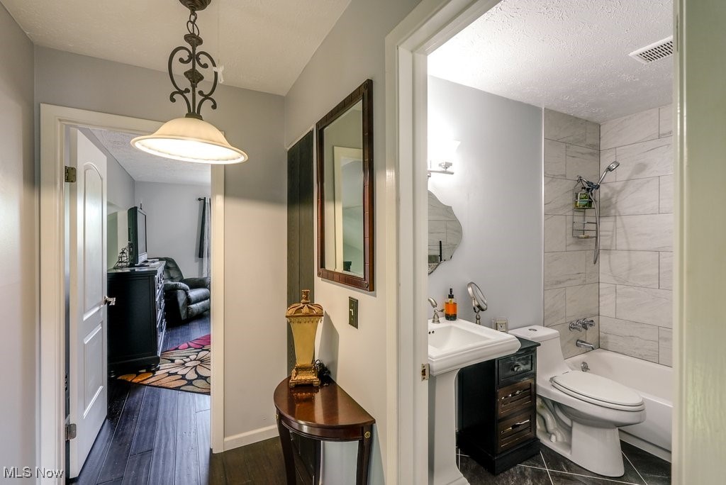 5589 Rainier Court #164, Parma, Ohio image 17