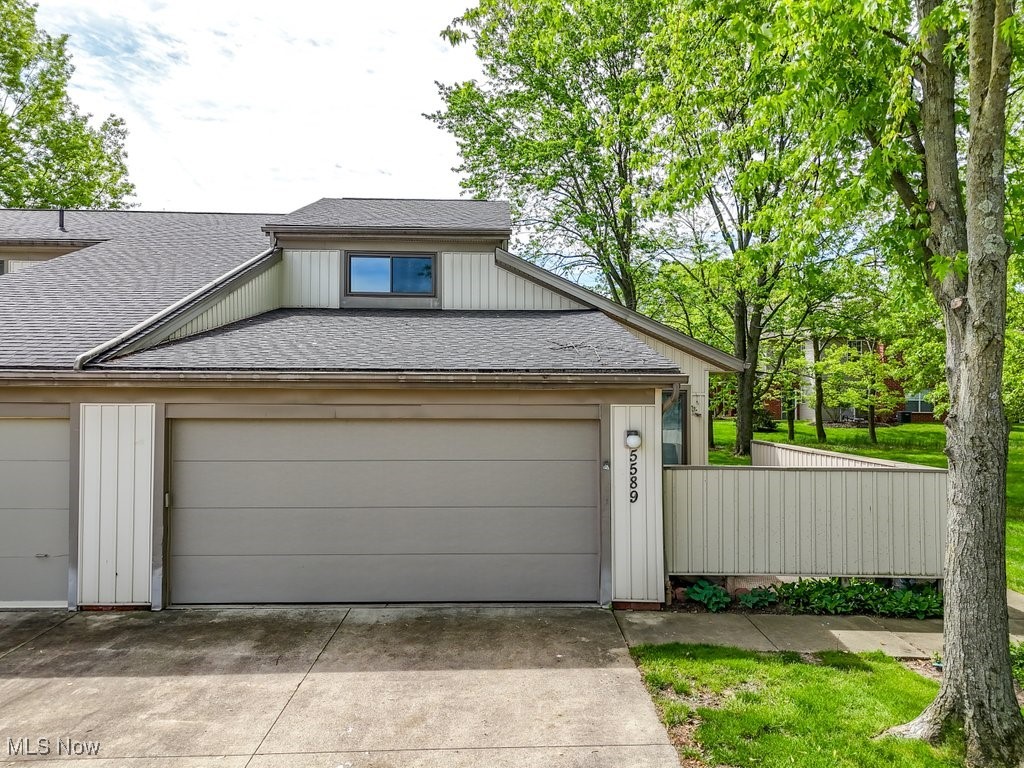 5589 Rainier Court #164, Parma, Ohio image 1