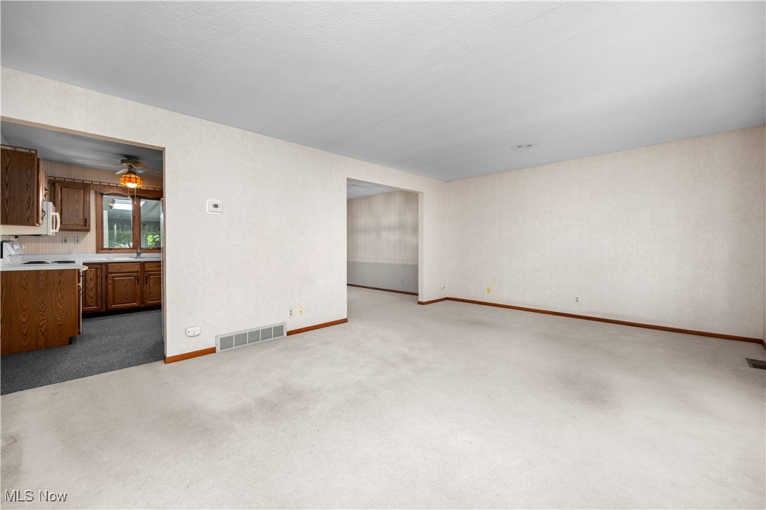 Edison Village Adult Hsng 02 - Residential