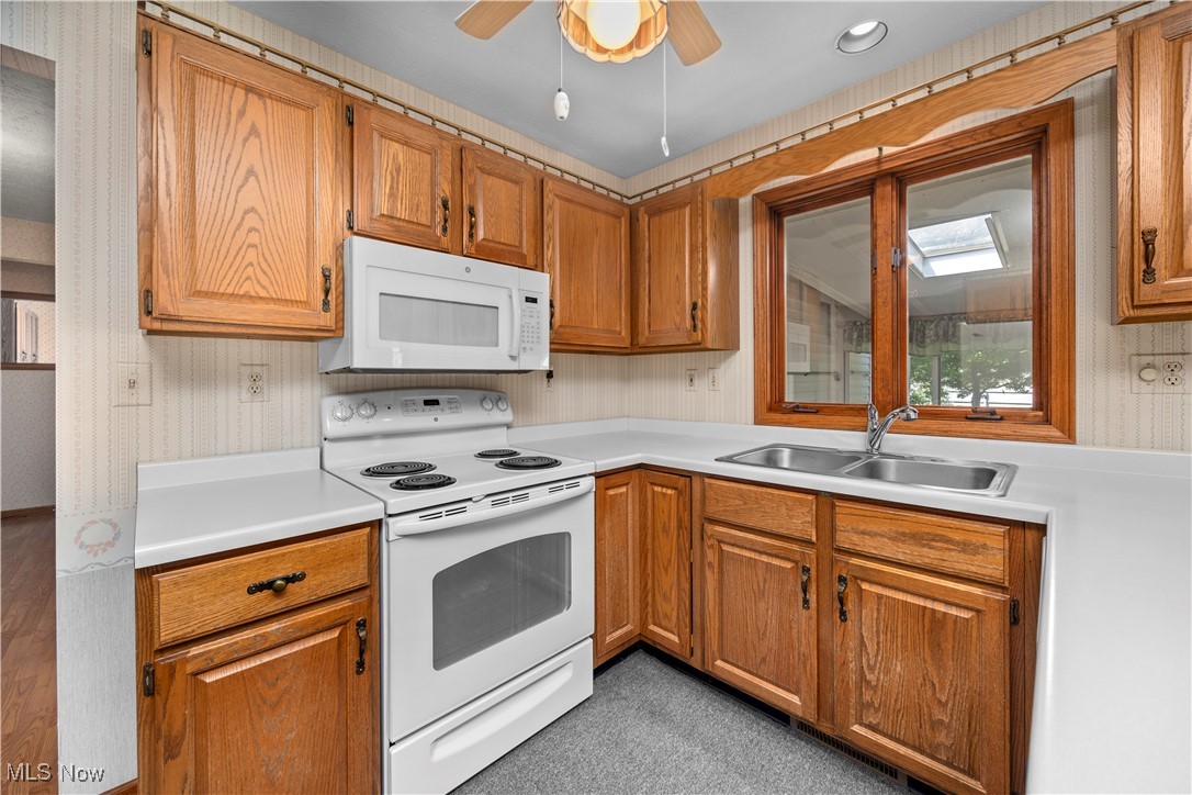 Edison Village Adult Hsng 02 - Residential