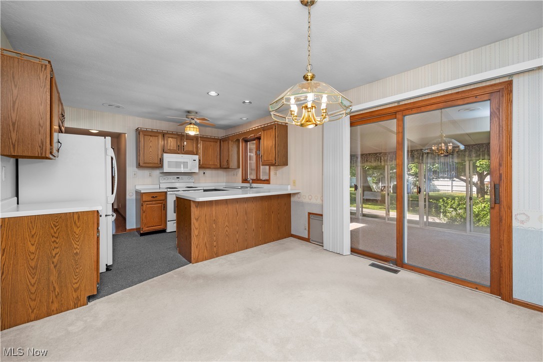 Edison Village Adult Hsng 02 - Residential