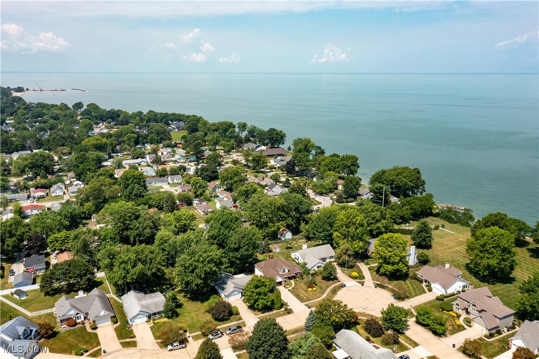 Edison Village Adult Hsng 02 - Residential