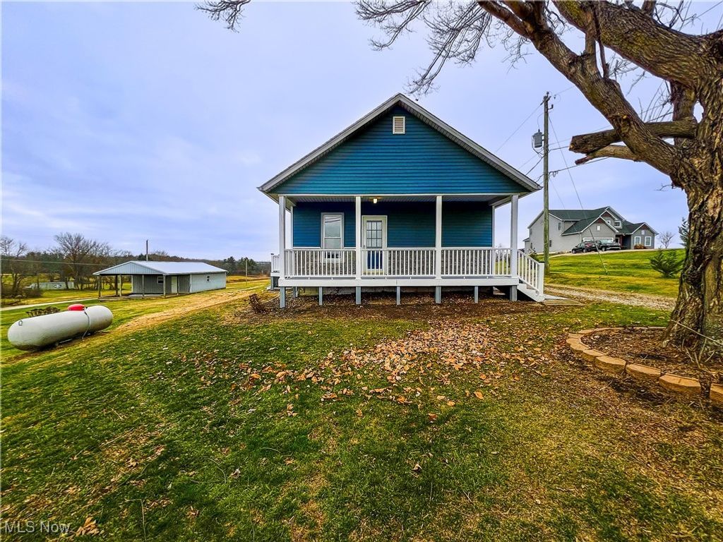 Photo of 3895 Adamsville Road, Zanesville, OH 43701 (MLS # 5176079)