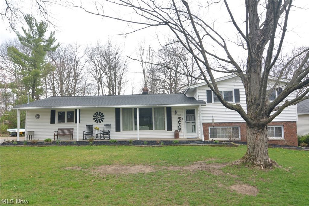 Photo of 6921 Cranbrook Drive, Brecksville, OH 44141 (MLS # 5202107)