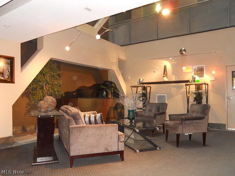 Stonebridge Plaza - Residential