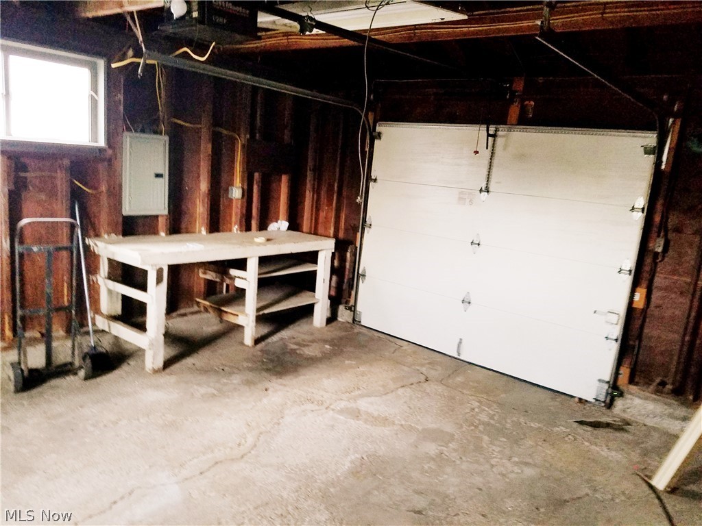 Lake Breeze Manor 01 - Residential