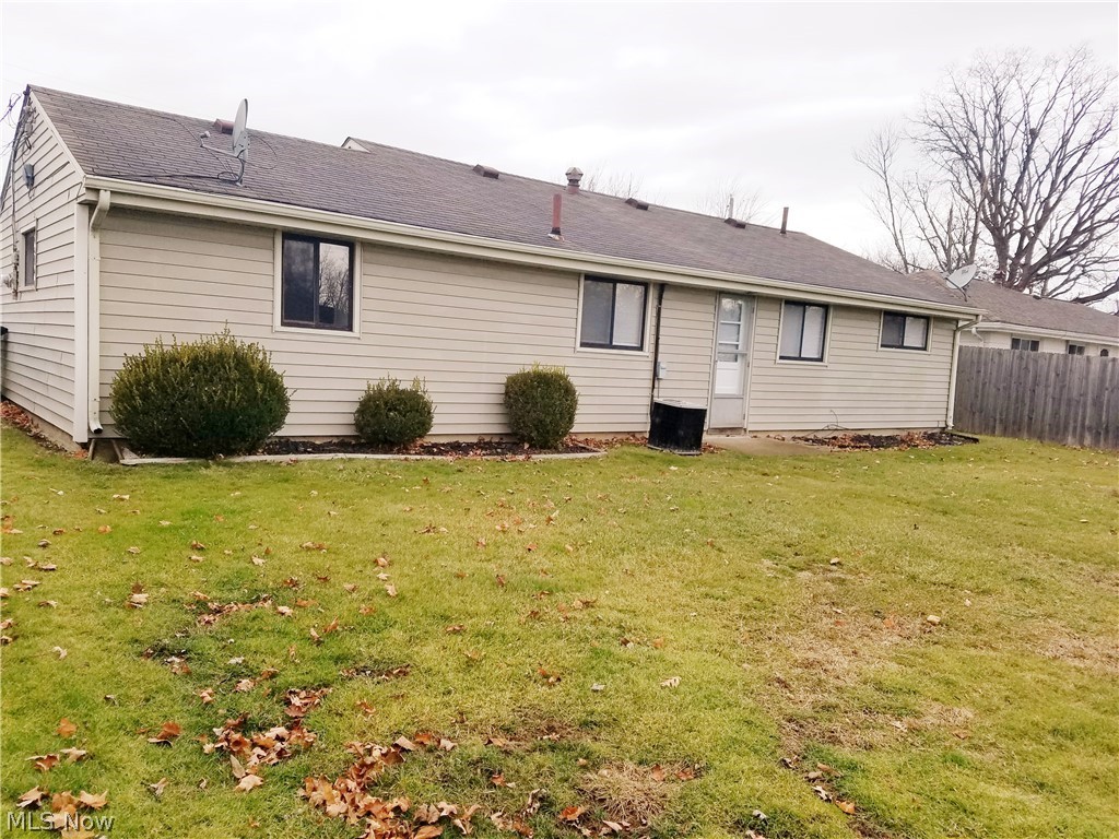 Lake Breeze Manor 01 - Residential