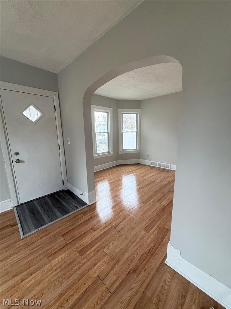 1011 E 72nd Place
