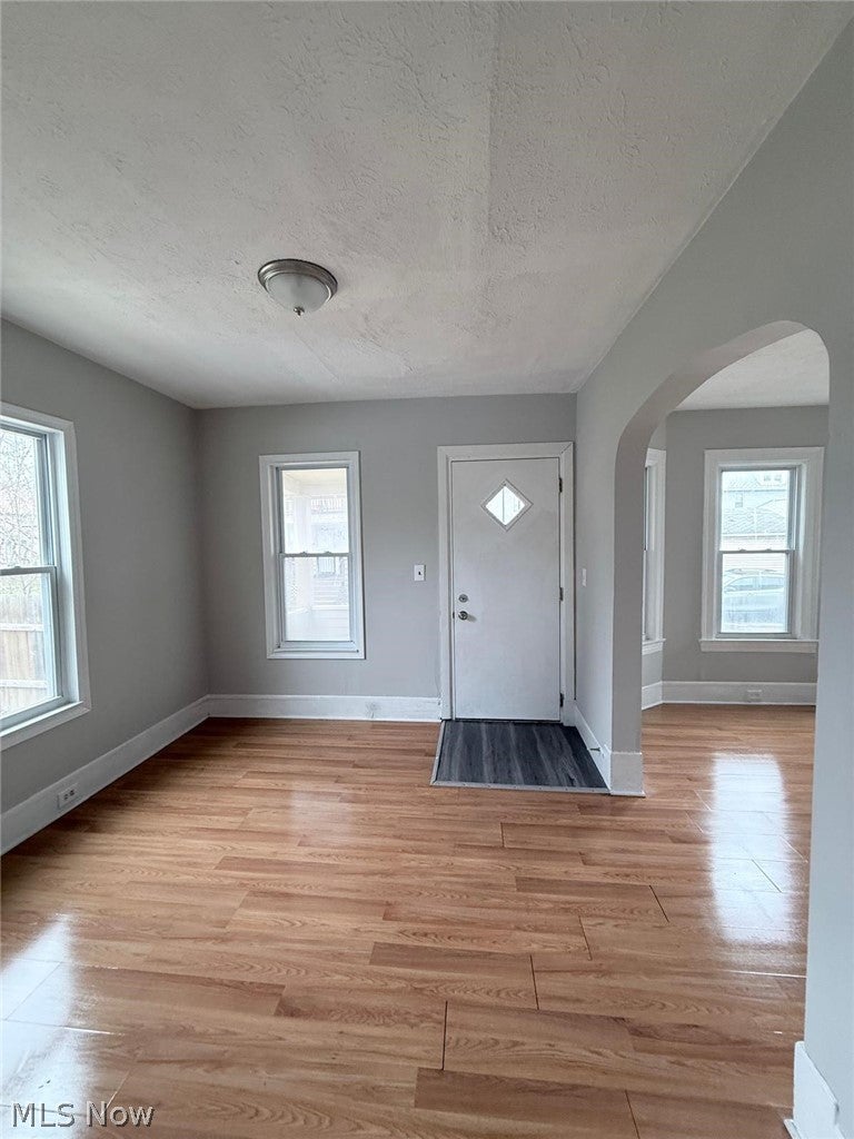 1011 E 72nd Place