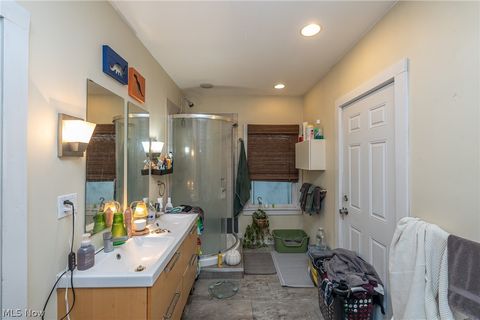 Tiny photo for 1306 W 106 Street, Cleveland, OH 44102 (MLS # 5203378)