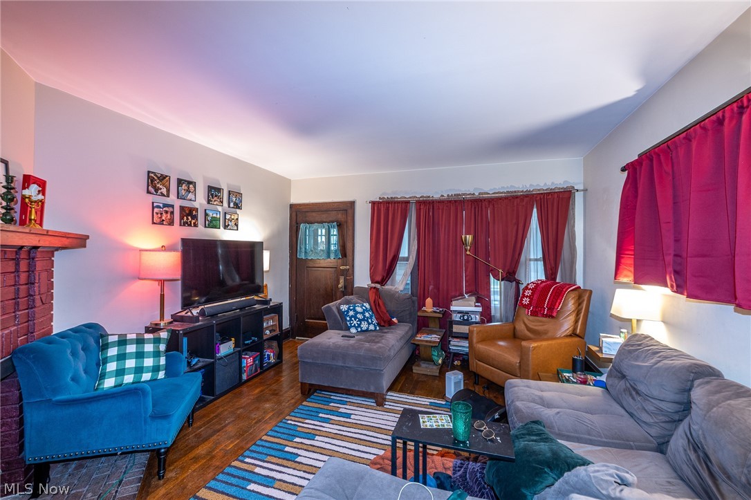 1306-1308 W 106 Street