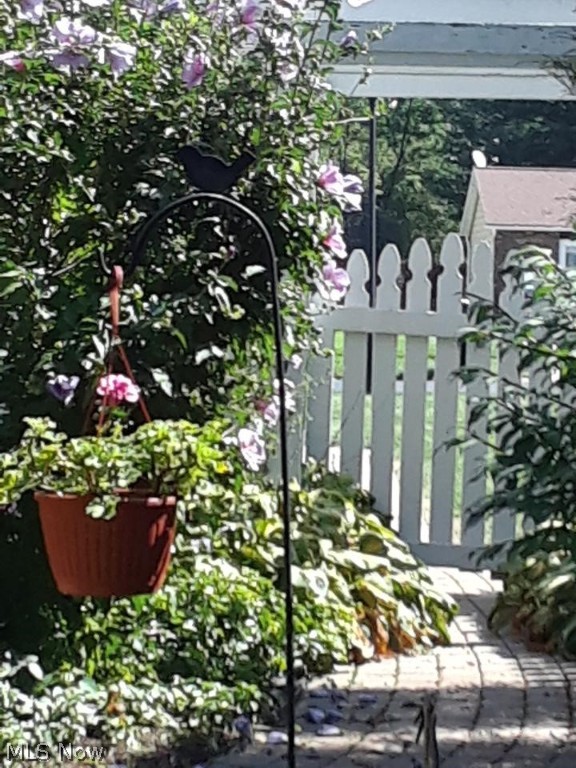 Hunting Mdws 02 - Residential