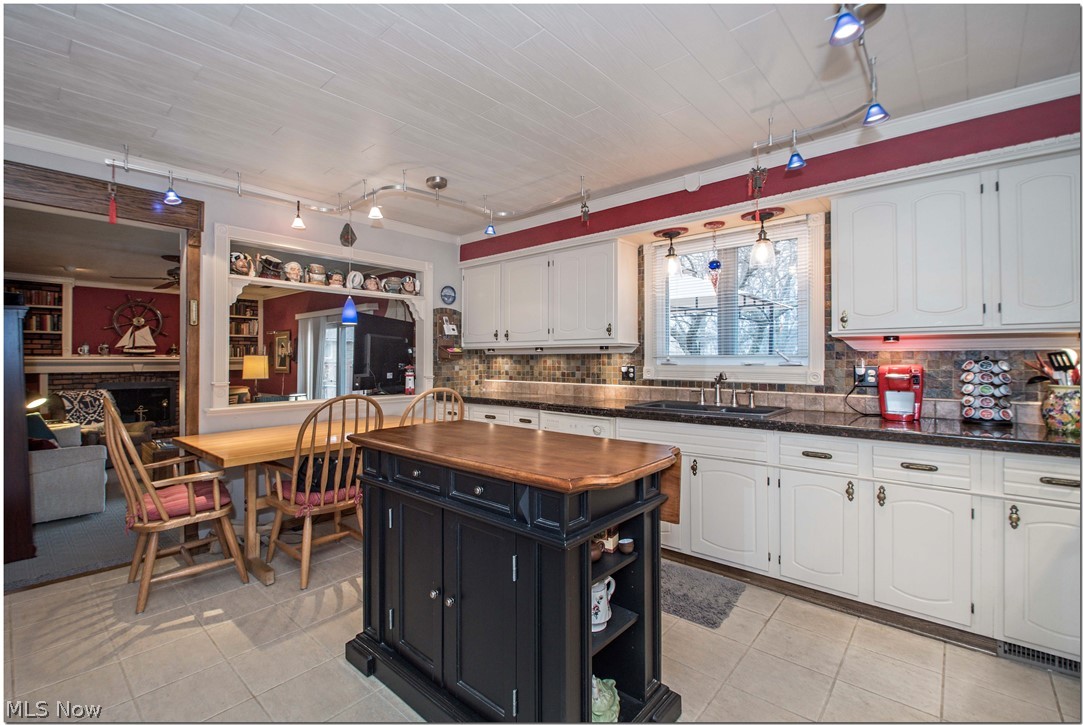 Hunting Mdws 02 - Residential