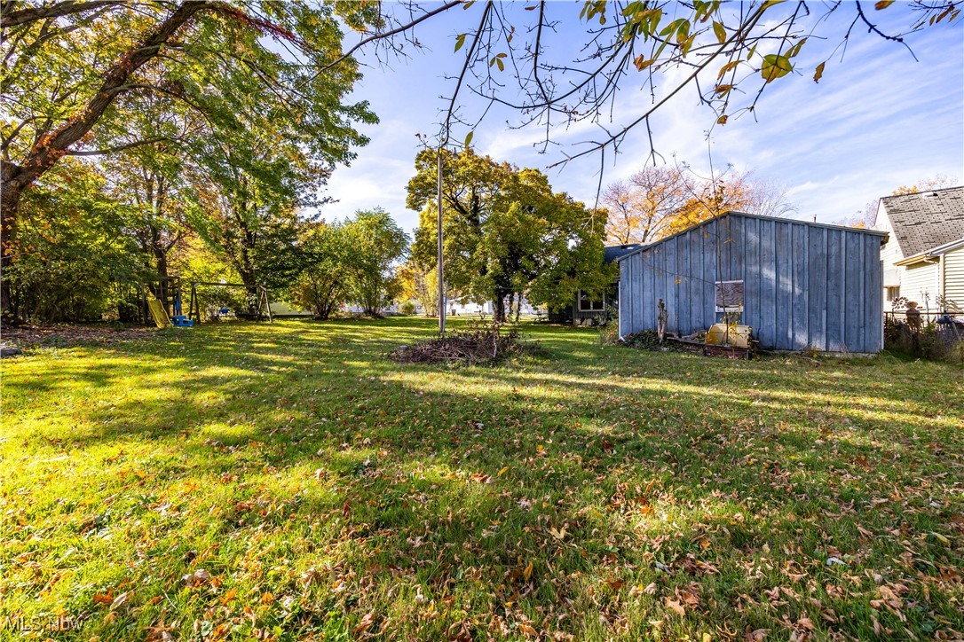 4975 Oroszy Avenue, Lorain, Ohio image 8