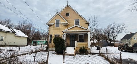 6639 Ovington Cleveland OH 44127