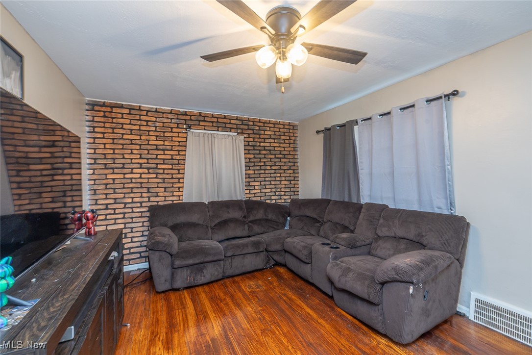 21202 franklin Road