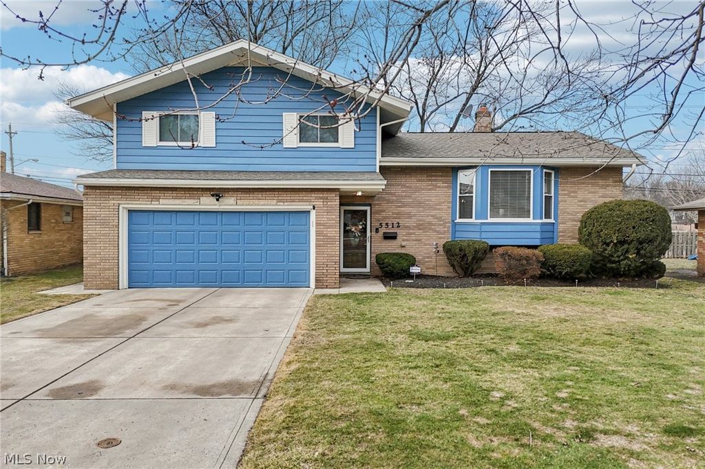 Photo of 5512 Carol Jean Boulevard, Cleveland, OH 44125 (MLS # 5188284)
