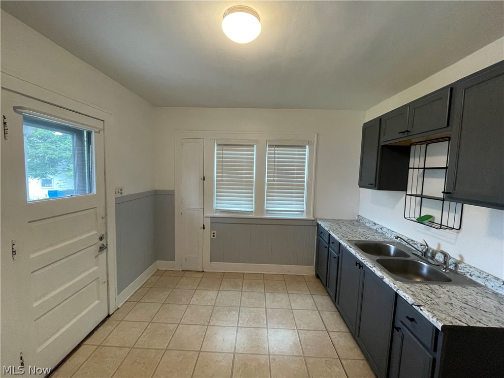 Lorain Heights 02 - Residential Lease