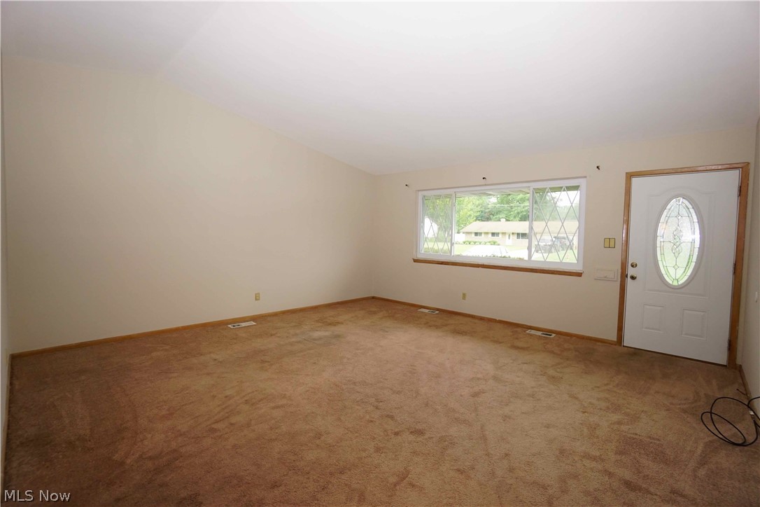 Mentor Garden Fwy Estate 02 - Residential Lease