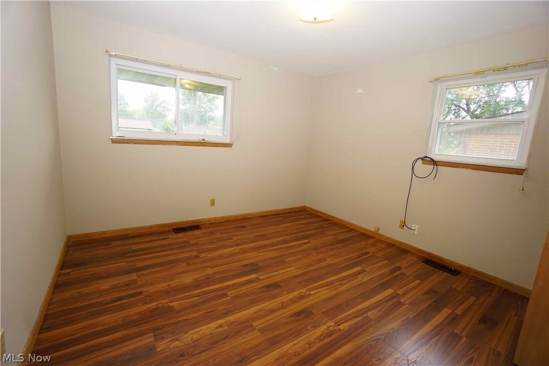 Mentor Garden Fwy Estate 02 - Residential Lease