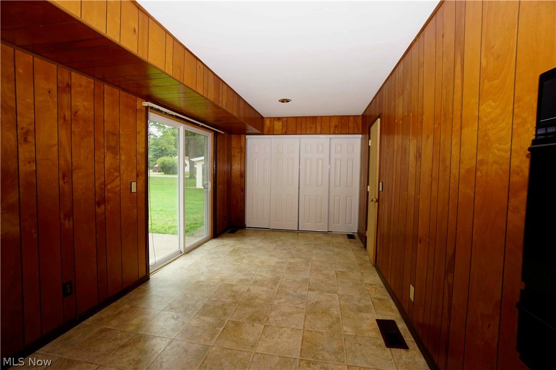 Mentor Garden Fwy Estate 02 - Residential Lease