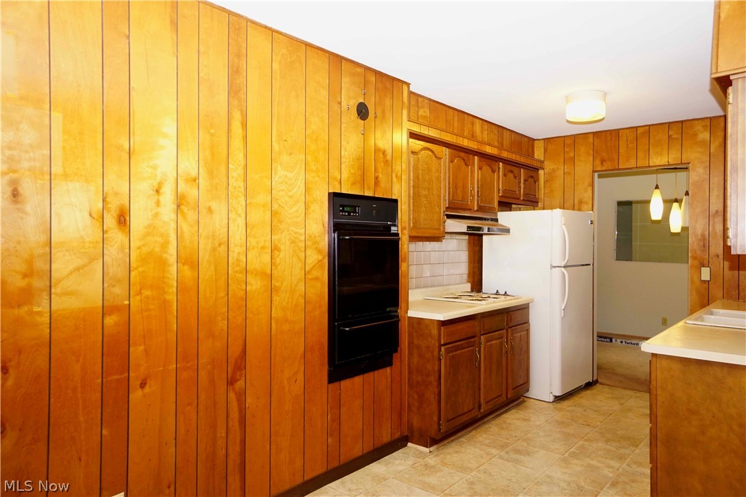 Mentor Garden Fwy Estate 02 - Residential Lease