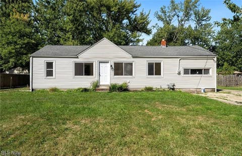 Homes For Sale - 7407 Hawk Avenue<br/> Mentor, OH 44060