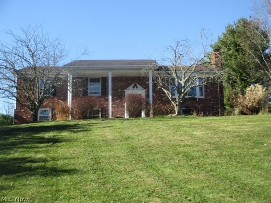 Great location, dead end street with little traffic. Large open floor living room, dining area and kitchen area. Master bath has private bathroom. Huge family room area in lower level with wood burning stove great for the winter nights to come! Home needs a little TLC but would be a great home. Above ground pool, enclosed screened in porch on rear of home. 
HUD CASE # 413-385161, selling in as in condition with no warranty or guarantees. Home would qualify for FHA 203b (escrow repairs). Ask your lender for details.