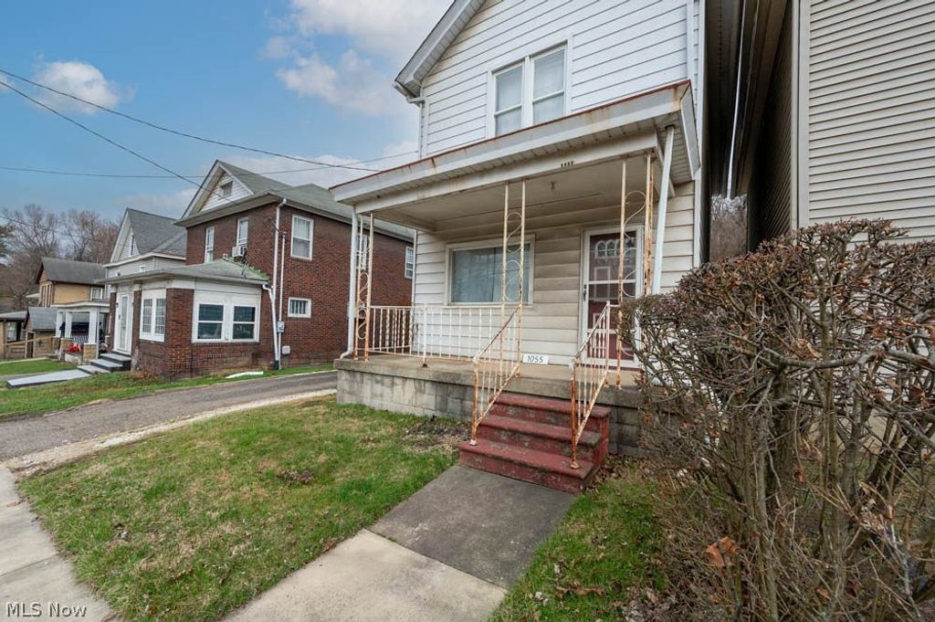 Photo of 1055 Ambrose Avenue, East Liverpool, OH 43920 (MLS # 5192626)