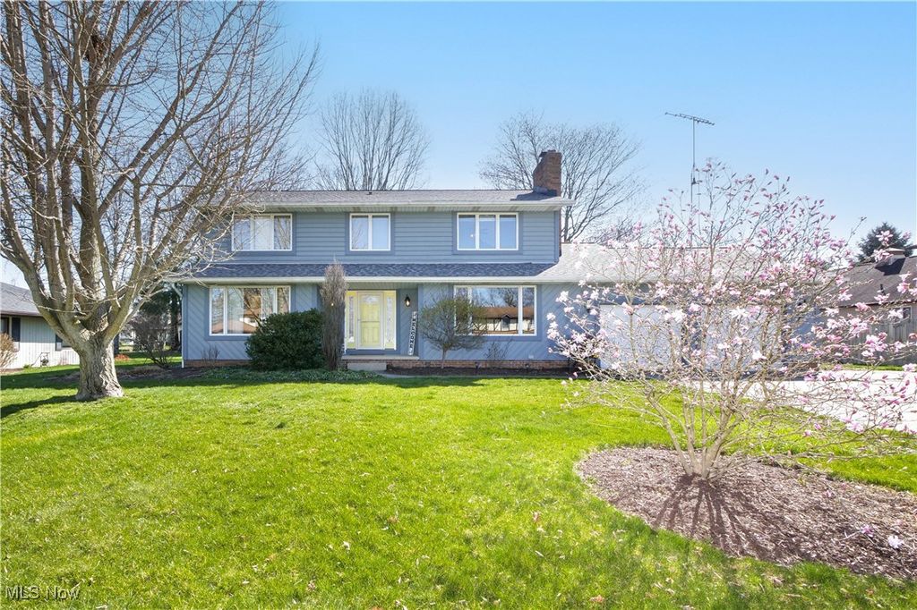 Photo of 5162 Johnnycake Ridge NE, Canton, OH 44705 (MLS # 5183886)