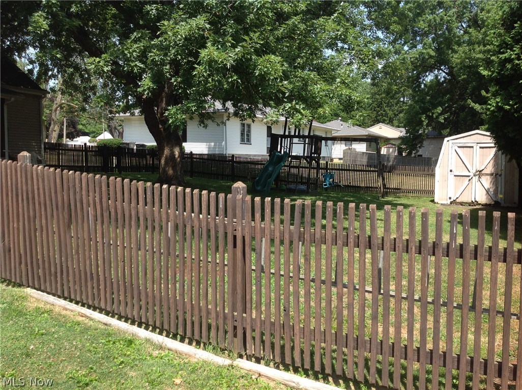 Brownlee Woods 03 - Residential