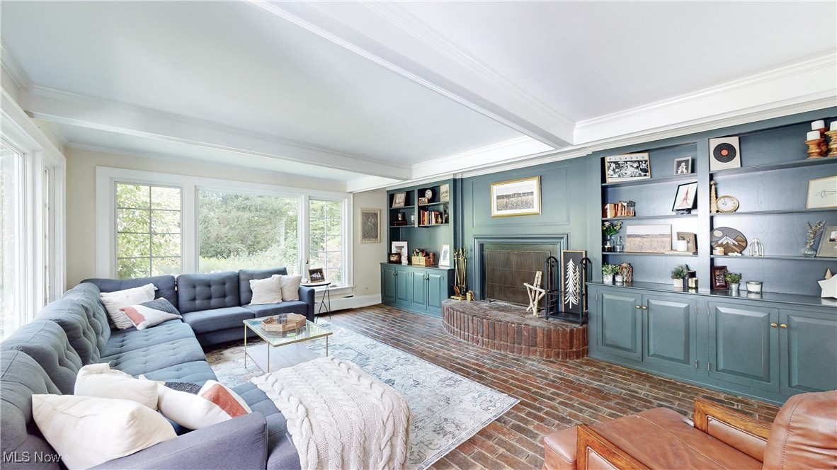 Chesterland, Ohio 44026, United States, 5 Bedrooms Bedrooms, ,3 BathroomsBathrooms,Residential,Active,203643