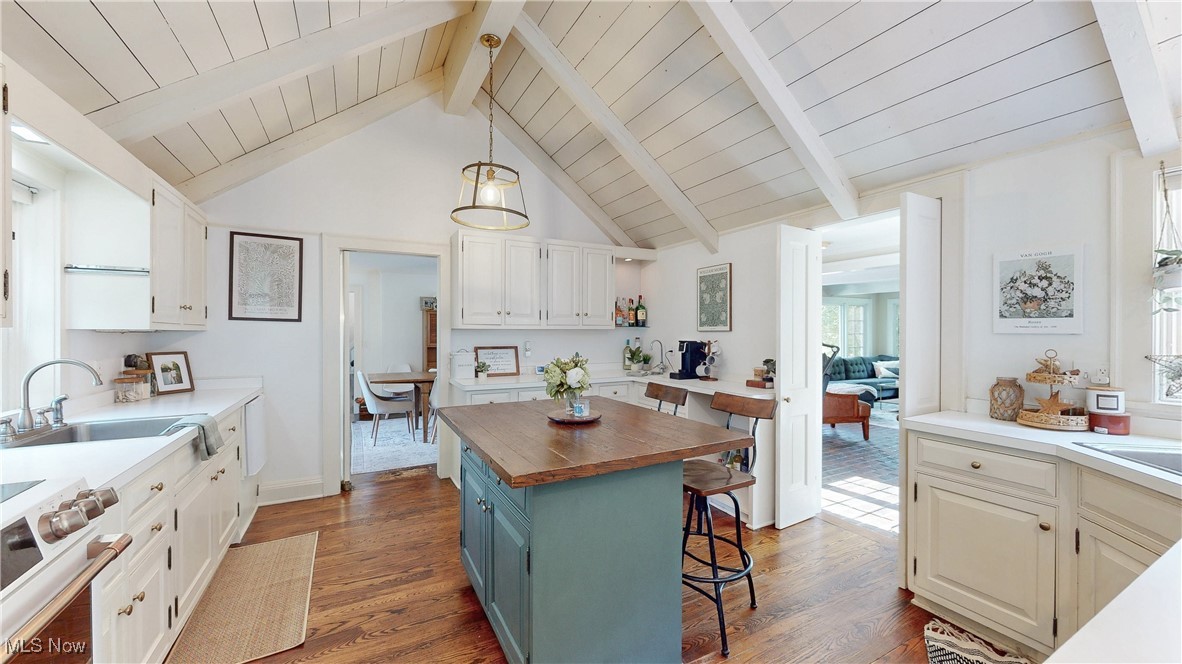 Chesterland, Ohio 44026, United States, 5 Bedrooms Bedrooms, ,3 BathroomsBathrooms,Residential,Active,203643