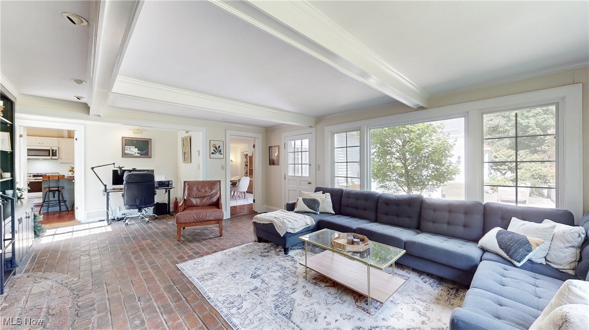 Chesterland, Ohio 44026, United States, 5 Bedrooms Bedrooms, ,3 BathroomsBathrooms,Residential,Active,203643