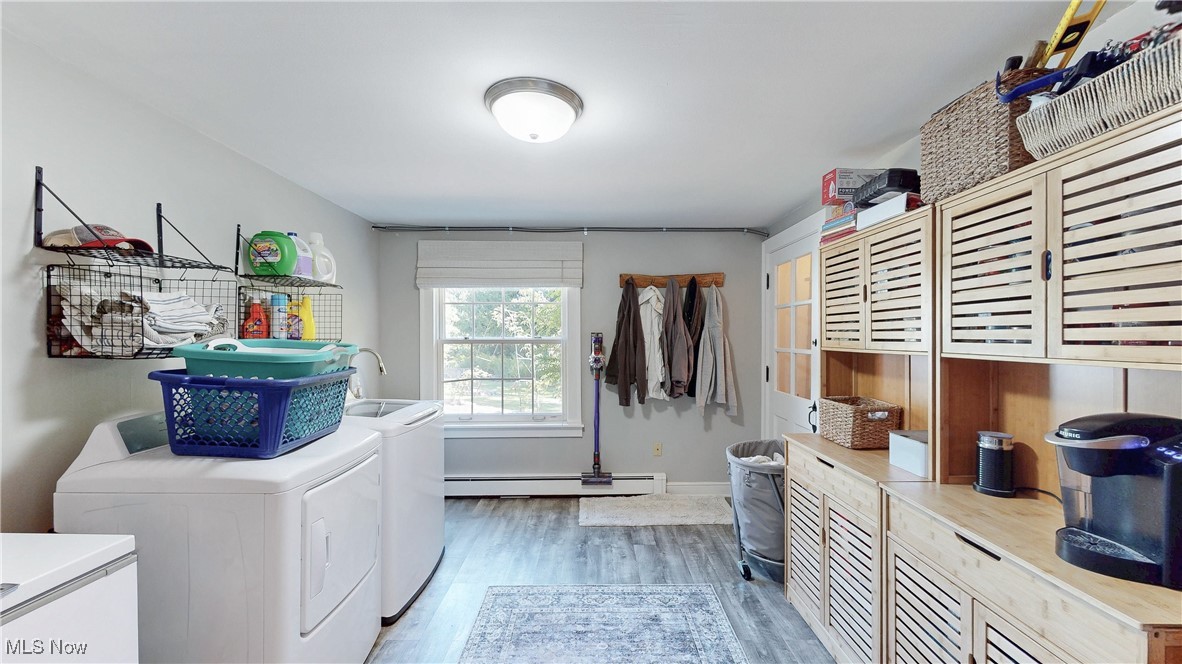 Chesterland, Ohio 44026, United States, 5 Bedrooms Bedrooms, ,3 BathroomsBathrooms,Residential,Active,203643