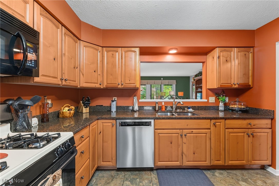 Ridge Court Commons Condo - Residential