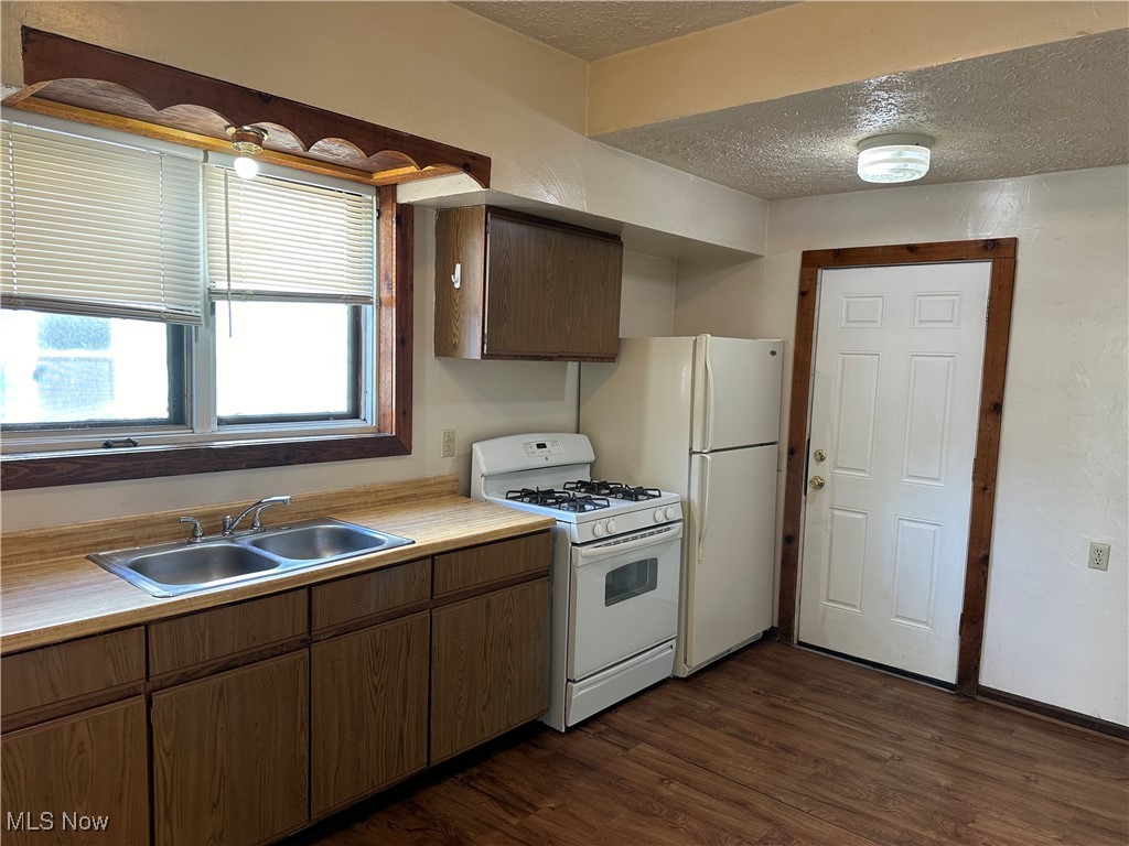 Ledge - Residential Lease