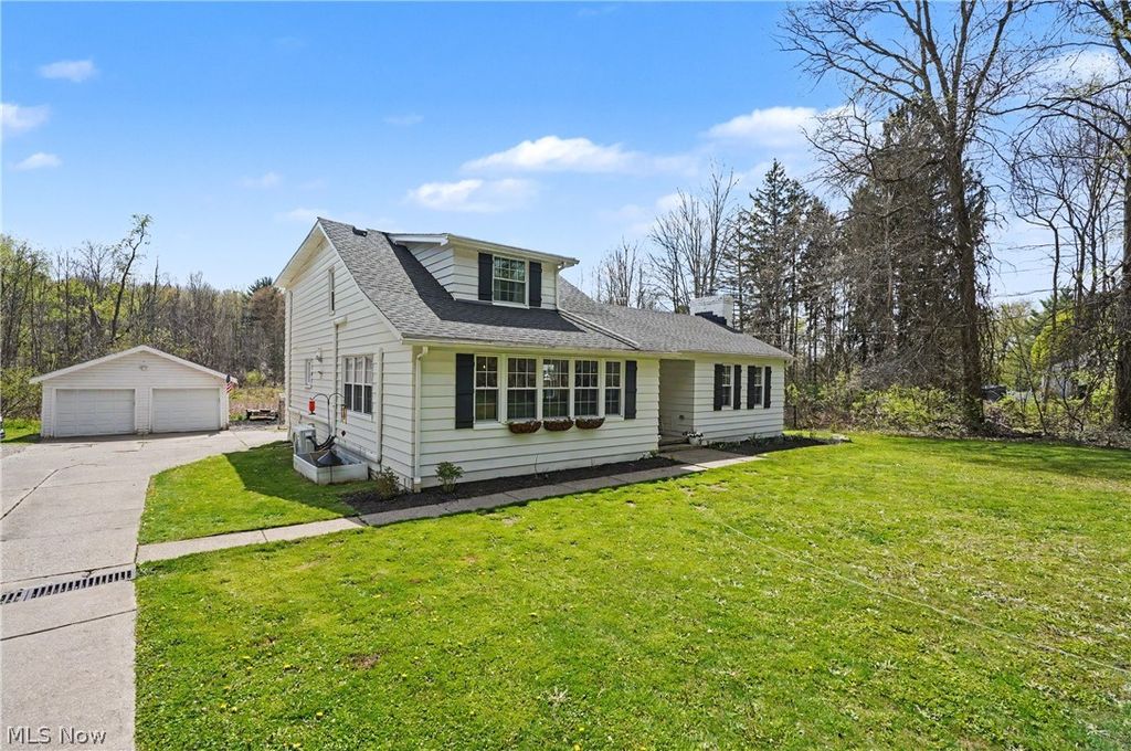 Photo of 342 Boston Mills Road, Hudson, OH 44236 (MLS # 5204114)