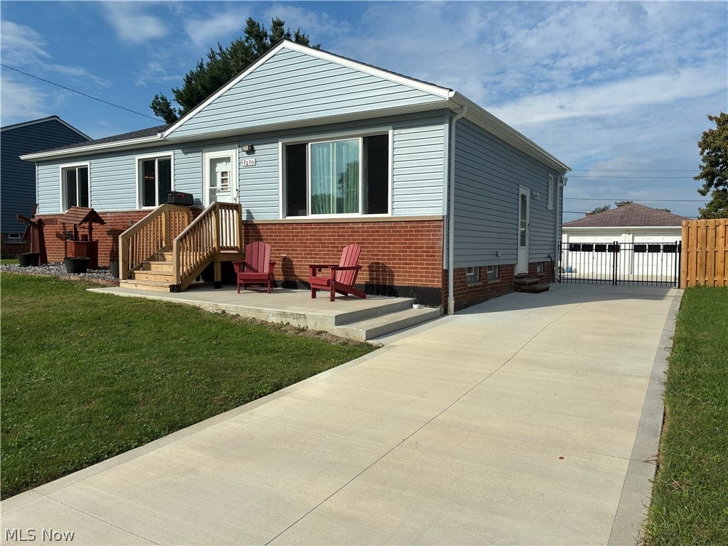 7270 Glenn Oval Drive